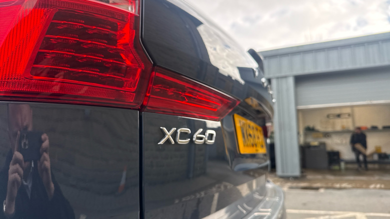 Volvo Xc60 2.0 D4 Momentum 5dr AWD Geartronic Diesel Estate